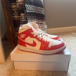 Women’s Nike Air Jordan 1 mid Habanero red